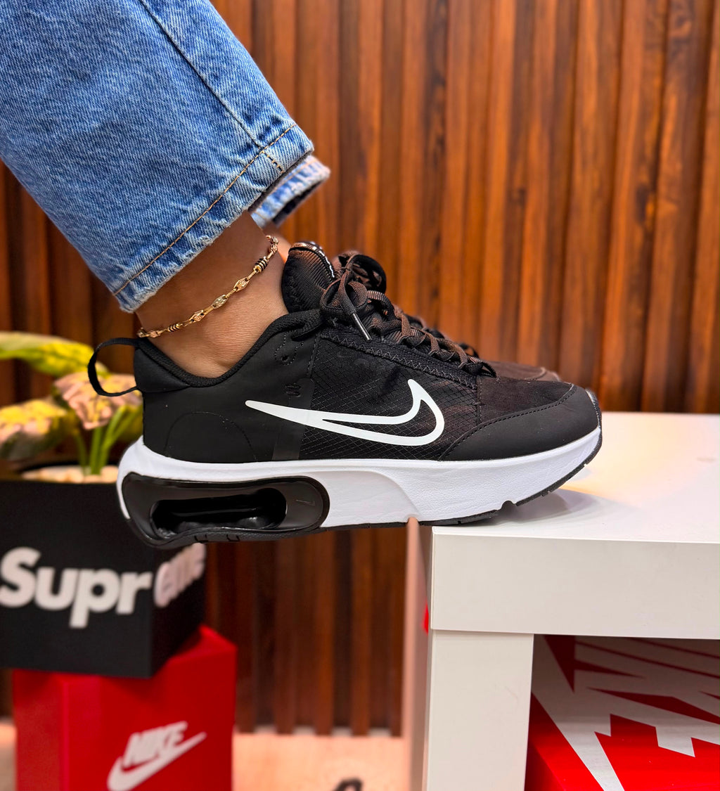 Tenis Nike Intrik