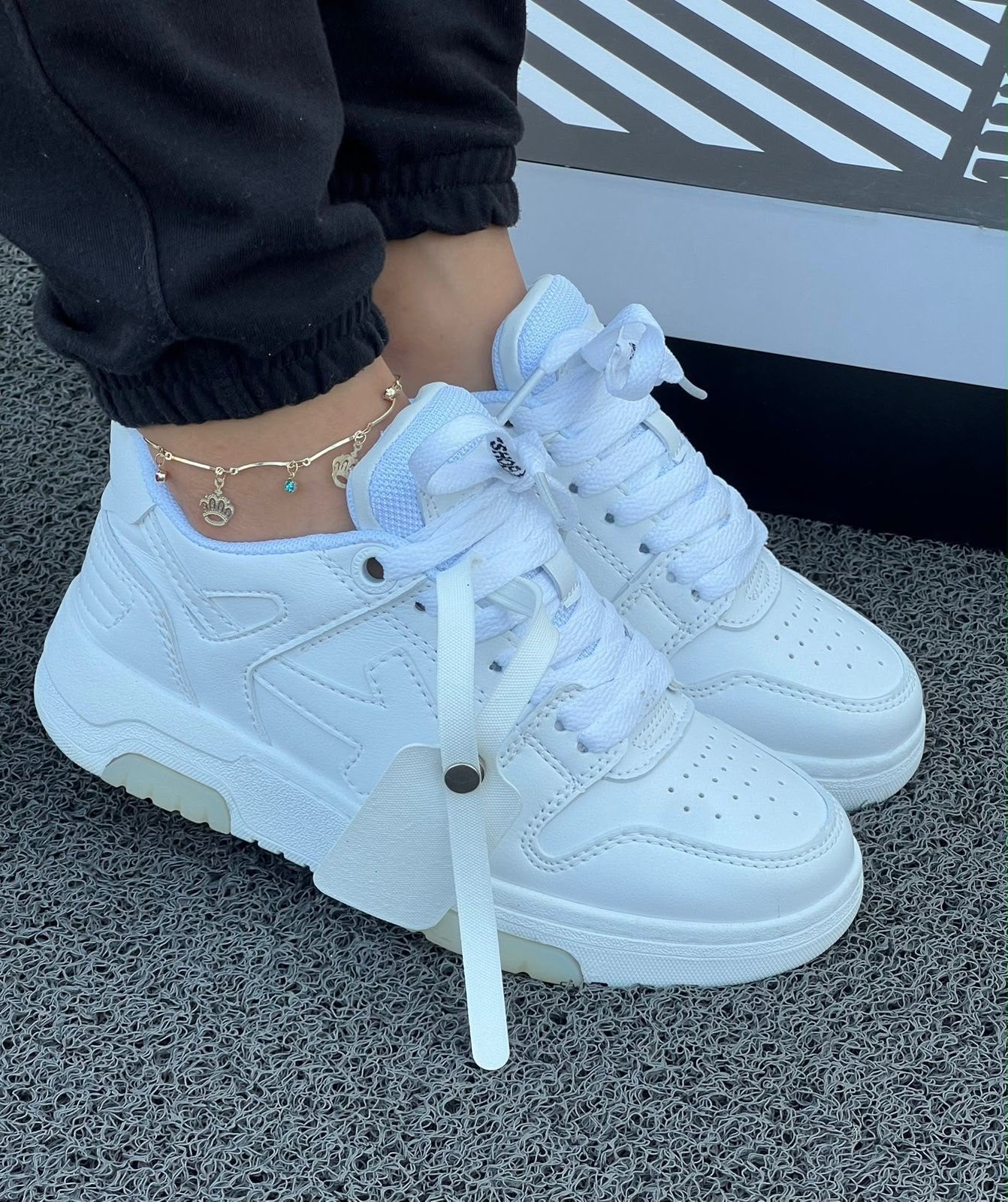 Tenis Off white