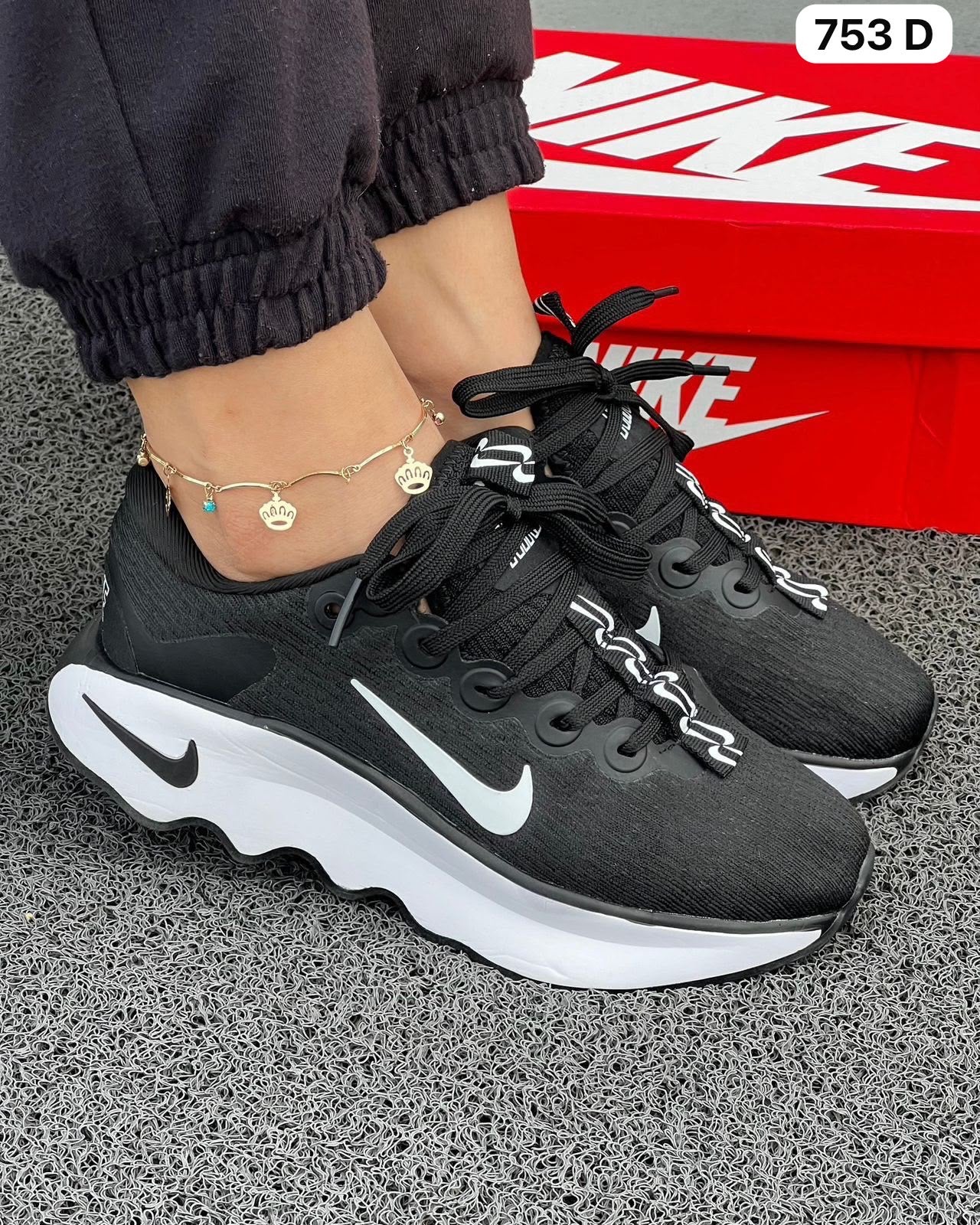 Tenis Nike Motiva