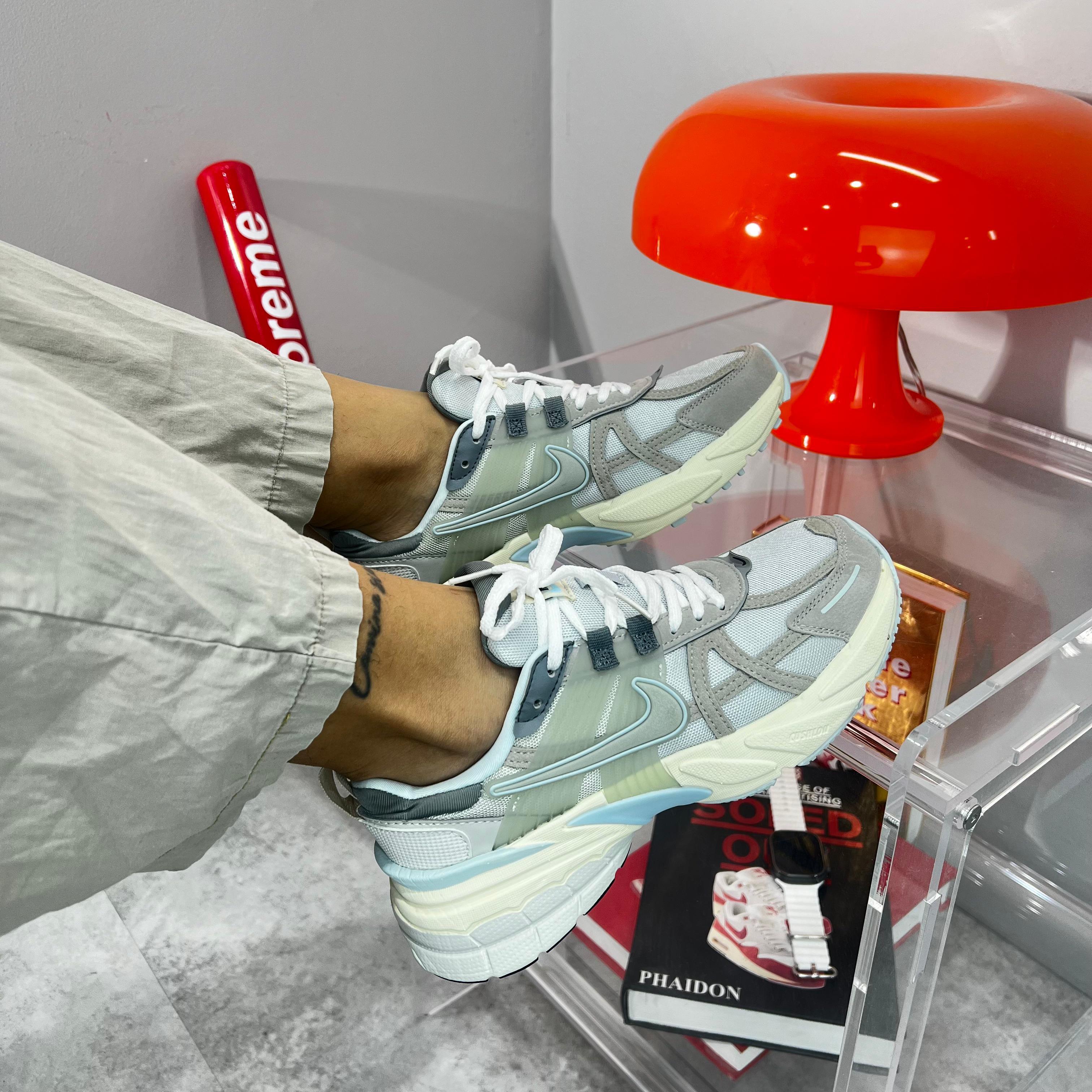 Tenis Nike V2k