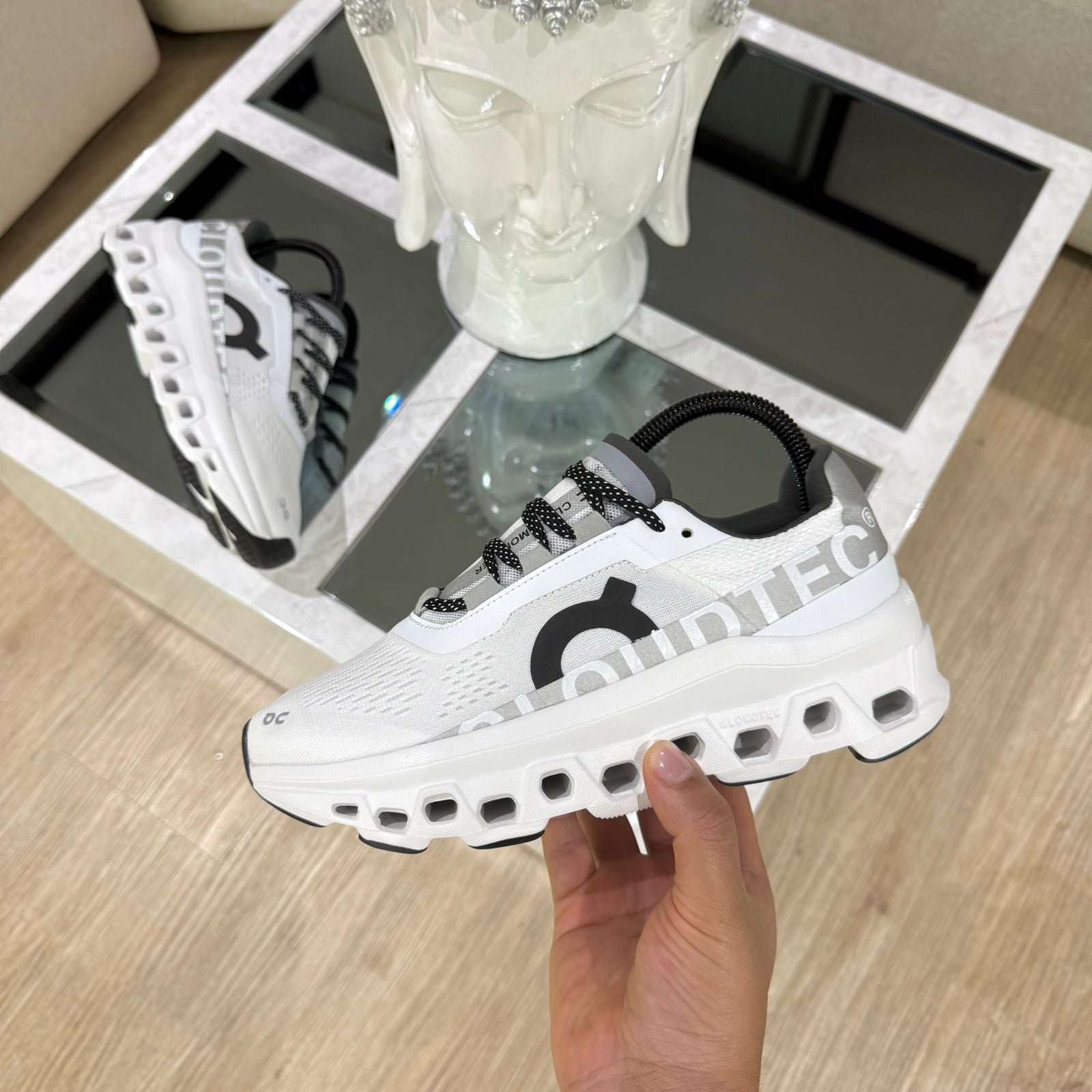 Tenis On Cloud Monster