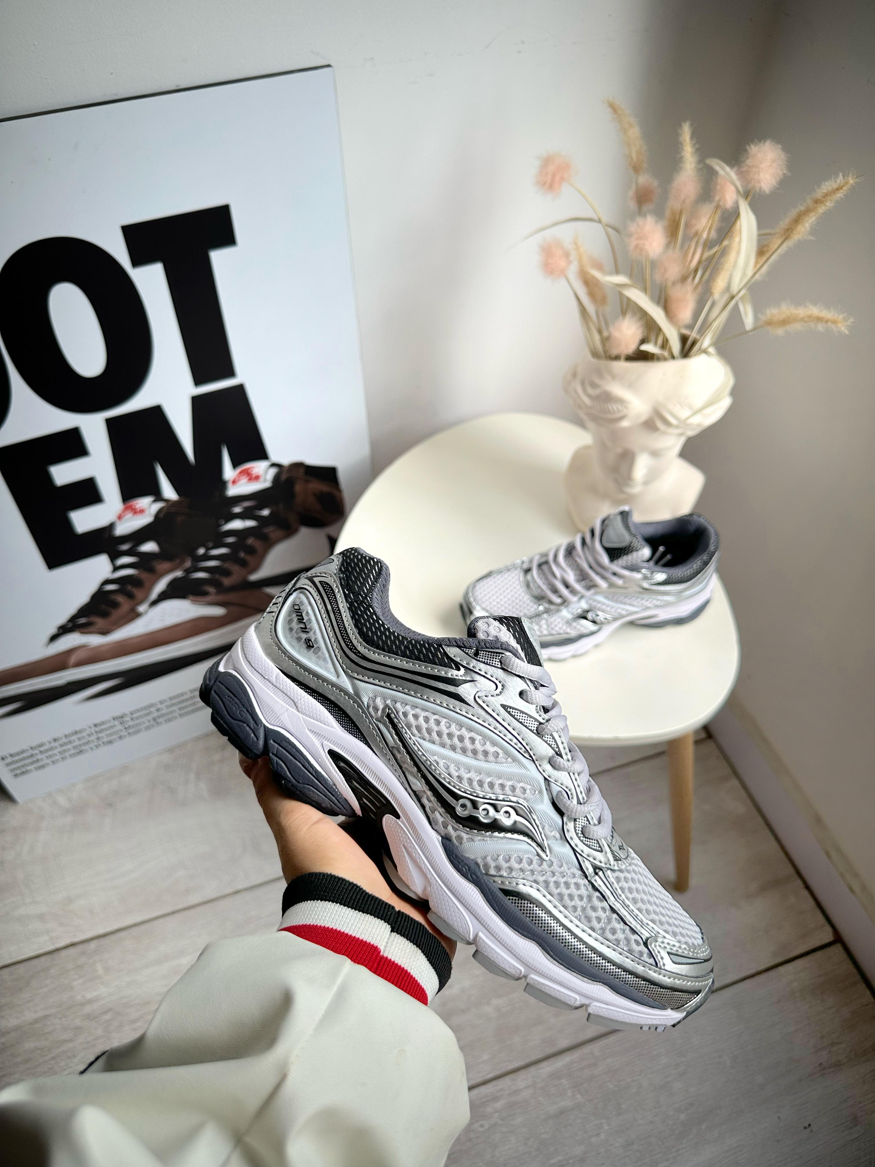 Tenis Saucony Omni
