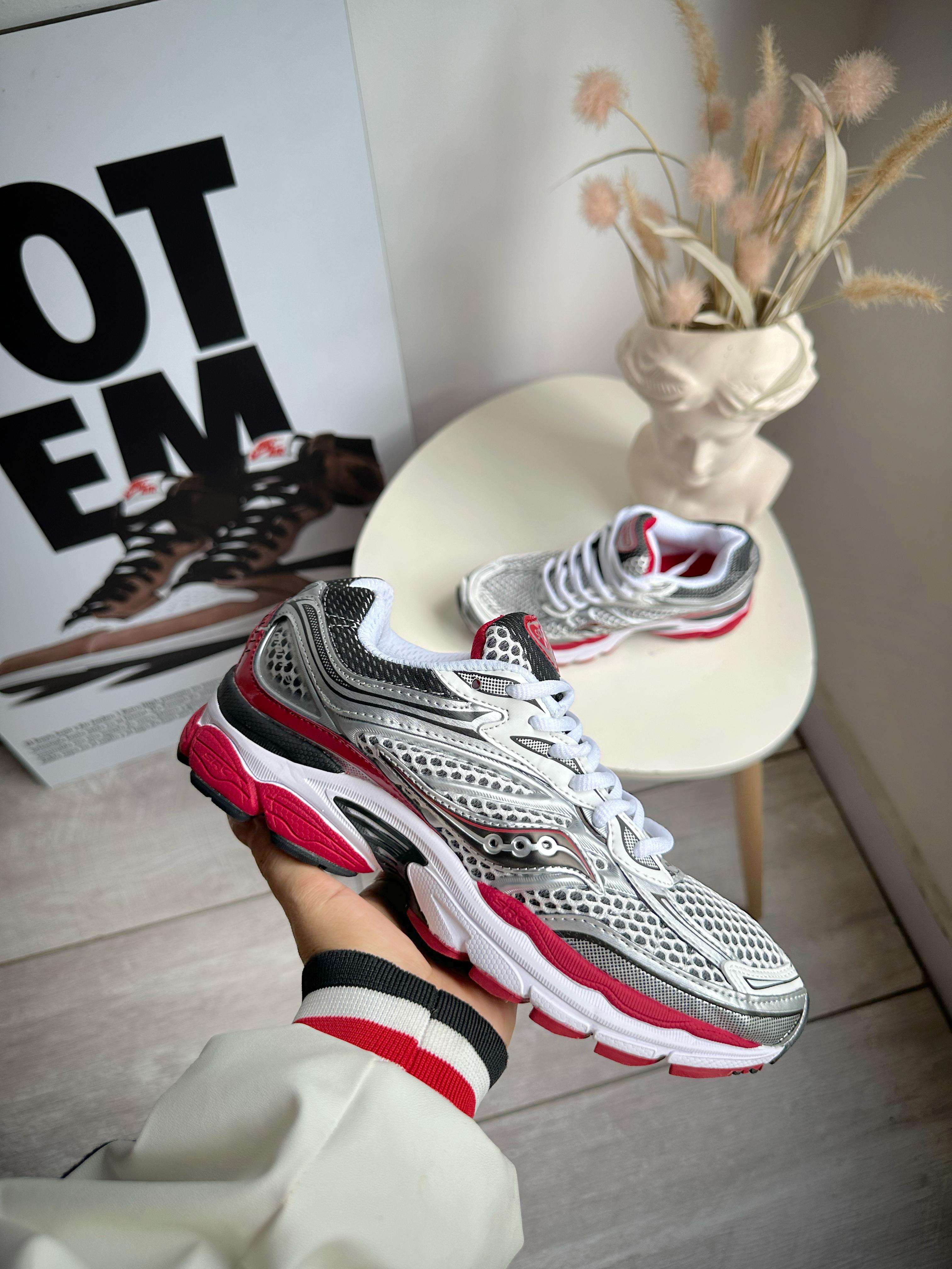 Tenis Saucony Omni