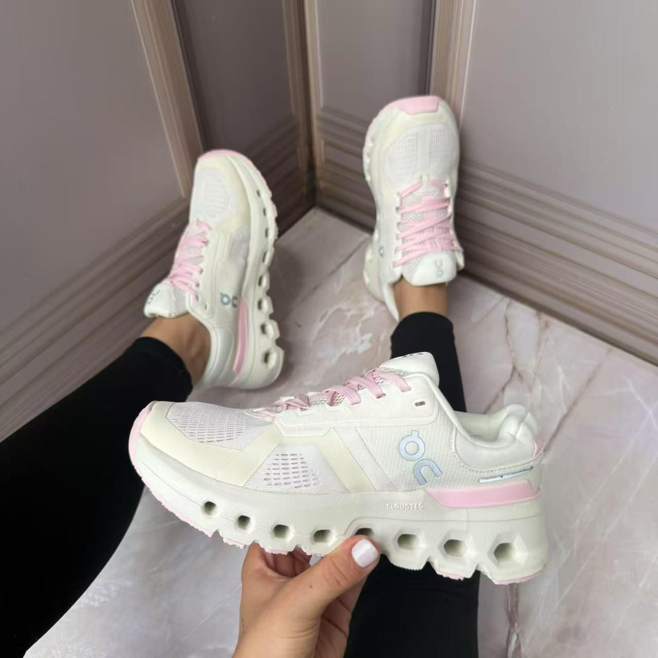 Tenis On Cloud