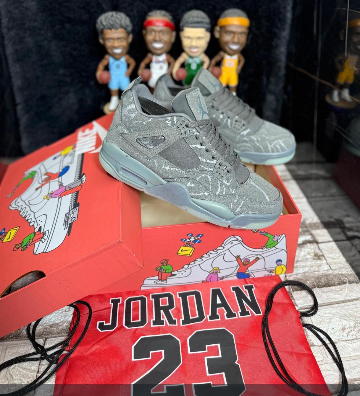 Tenis Jordan Retro 4