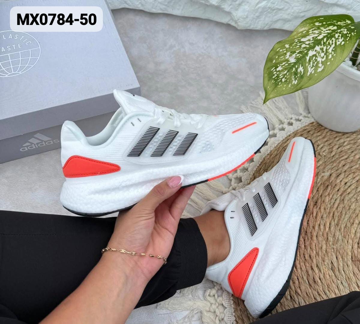 Tenis Adidas Ultrabost