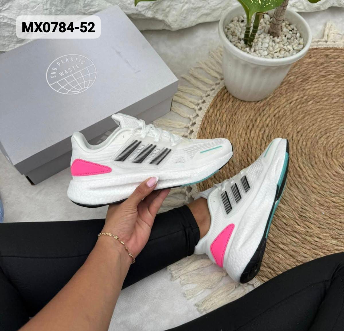 Tenis Adidas Ultrabost